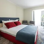 Zenith 4*
