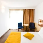 Zenith 4*