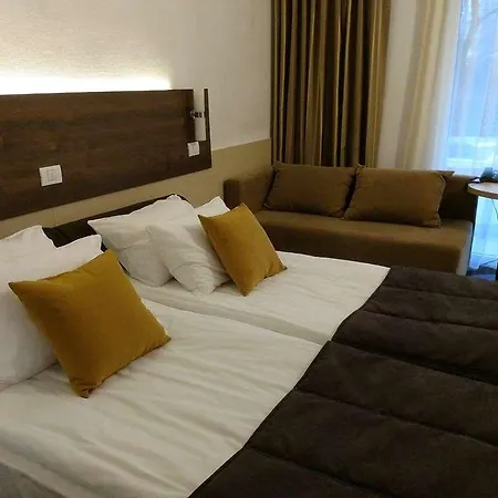 Zenith Hotel 4*
