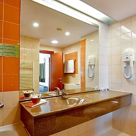 Zenith Hotel 4*